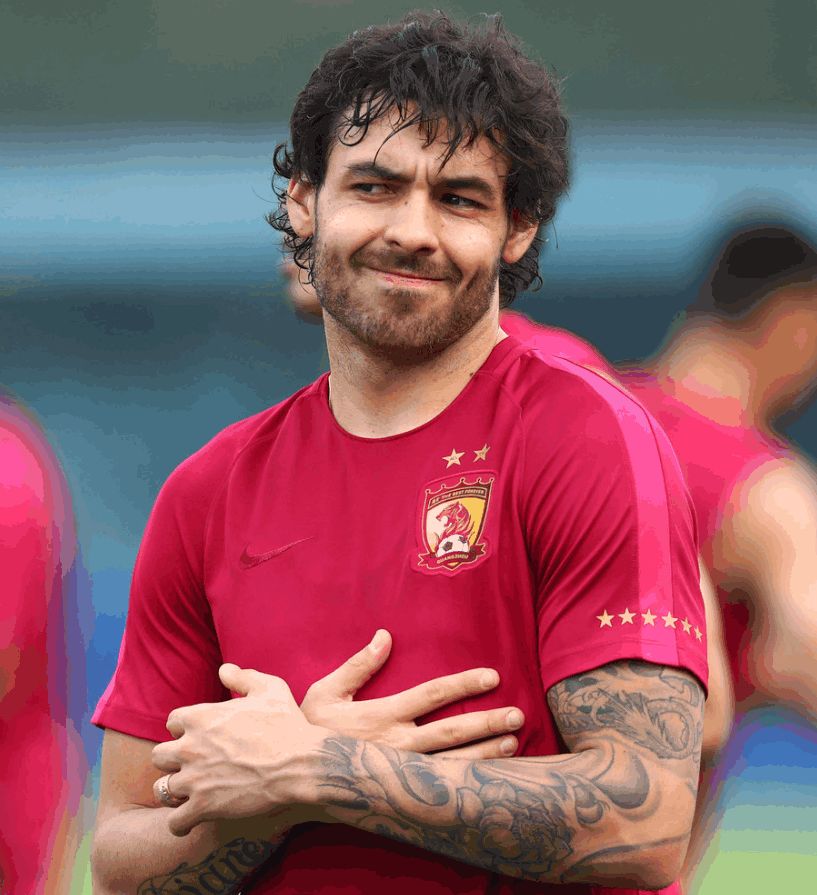 关于高拉特射门如神助攻，领队走向巅峰的信息