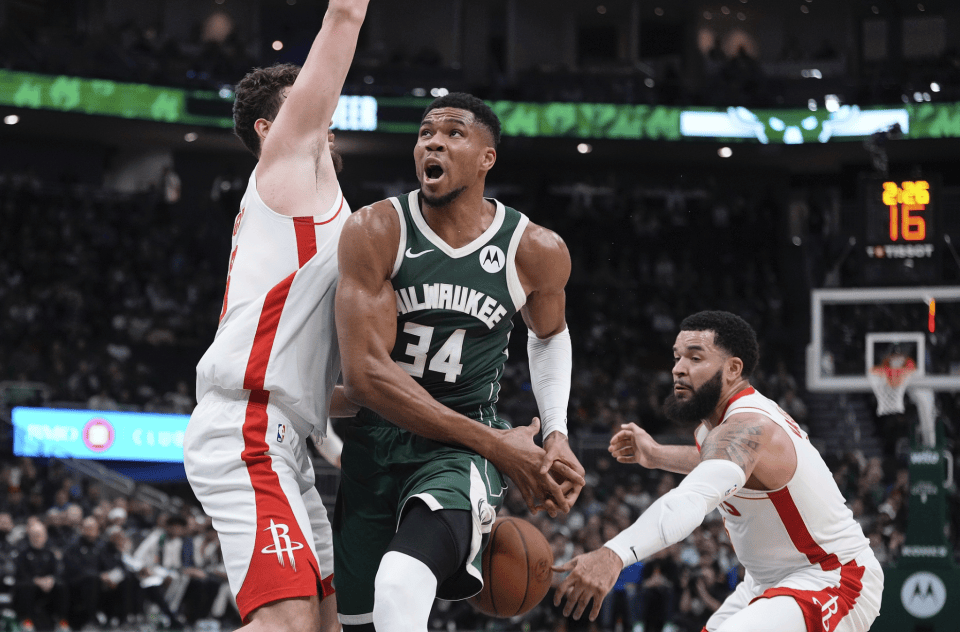 AYXapp下载-关于雄鹿客场大胜黄蜂，米德尔顿发威的信息