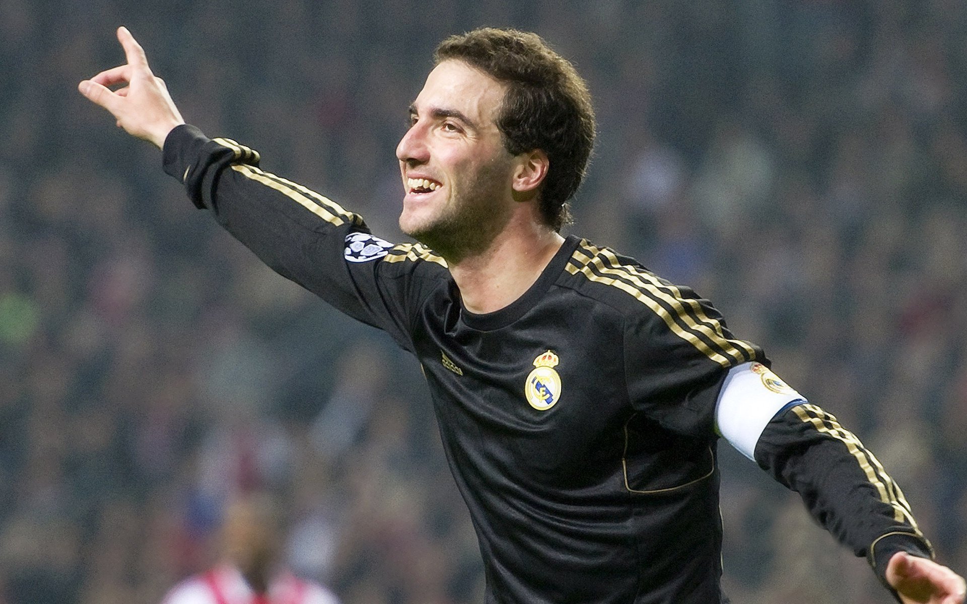 洛城新王登基，爱德华兹关键制胜，快船速胜湖人背后的战术革命