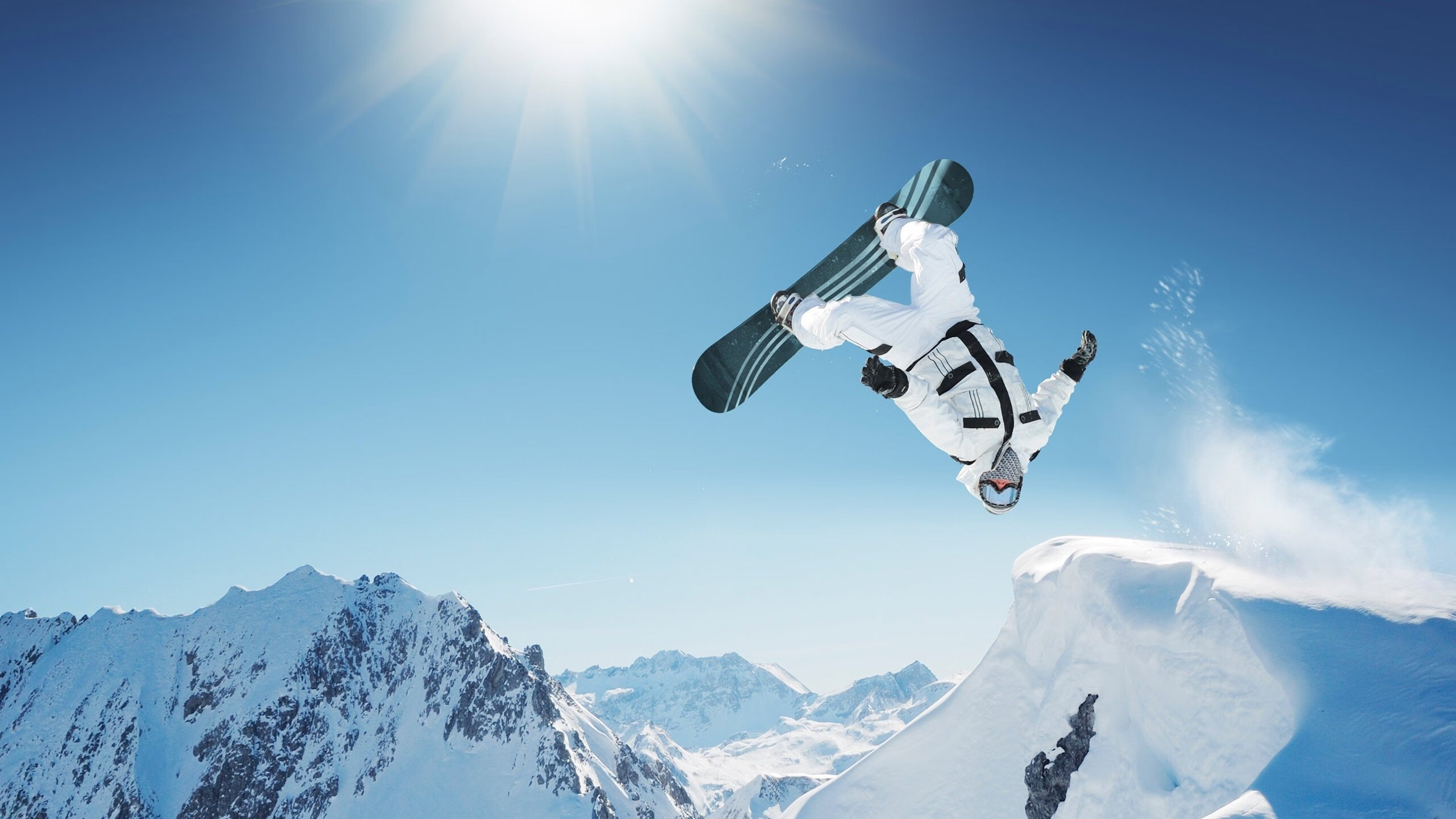 绿茵场与乒乓台的双重奏，奥地利横扫葡萄牙，樊振东关键制胜的竞技启示